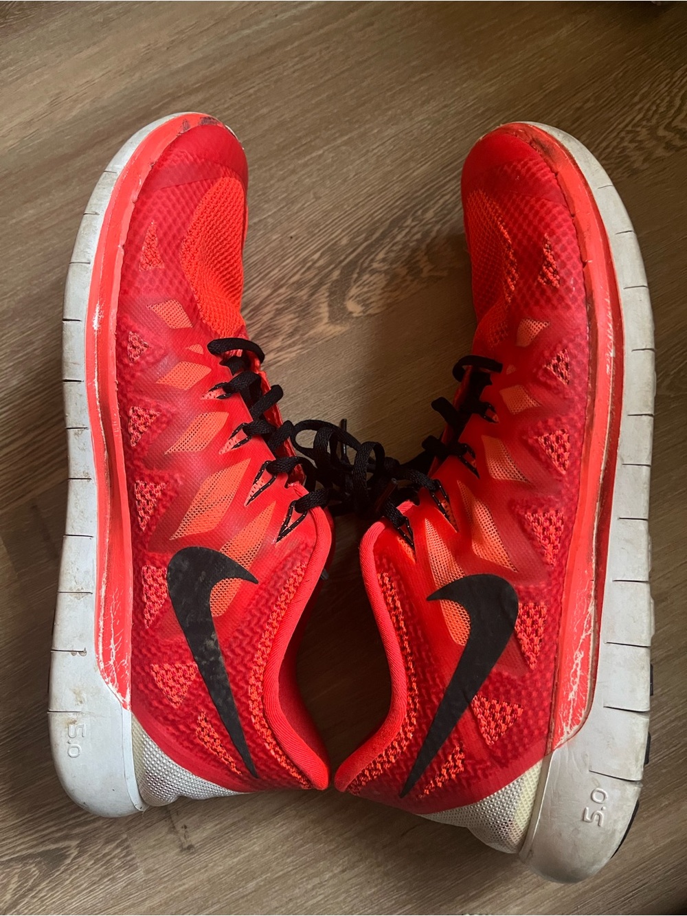 Nike men’s neon orange and Black Mesh Athletic Sneakers size 12